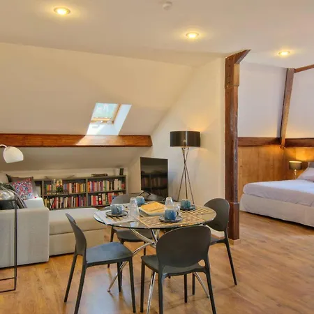 La Mansardina Di Santa By Pathos Hospitality דירה *