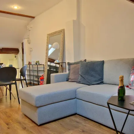 דירה La Mansardina Di Santa By Pathos Hospitality