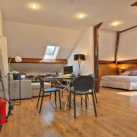 La Mansardina Di Santa By Pathos Hospitality דירה