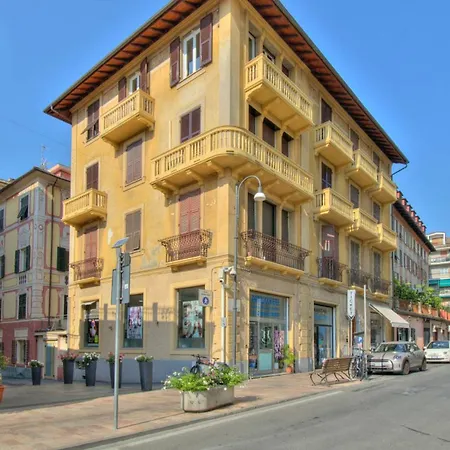 דירה La Mansardina Di Santa By Pathos Hospitality